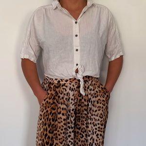 Urban Outfitters White Cropped Button Up Blouse🐼
